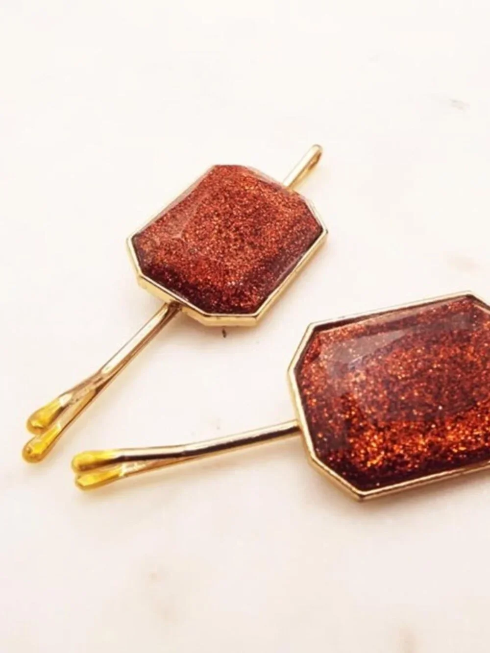 VINTAGE FAUX COPPERSTONE LUCITE GOLDEN BOBBY PIN PAIR - HAIR DECORATION  21
